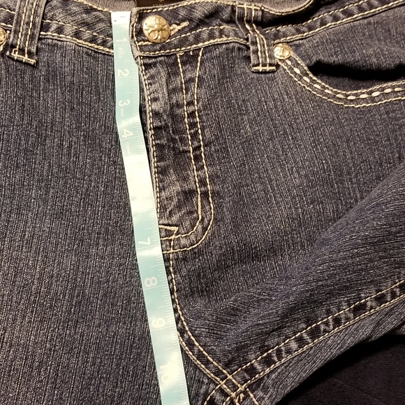 V.S.H. Women's Straight Leg Jean - Picture 11 of 13